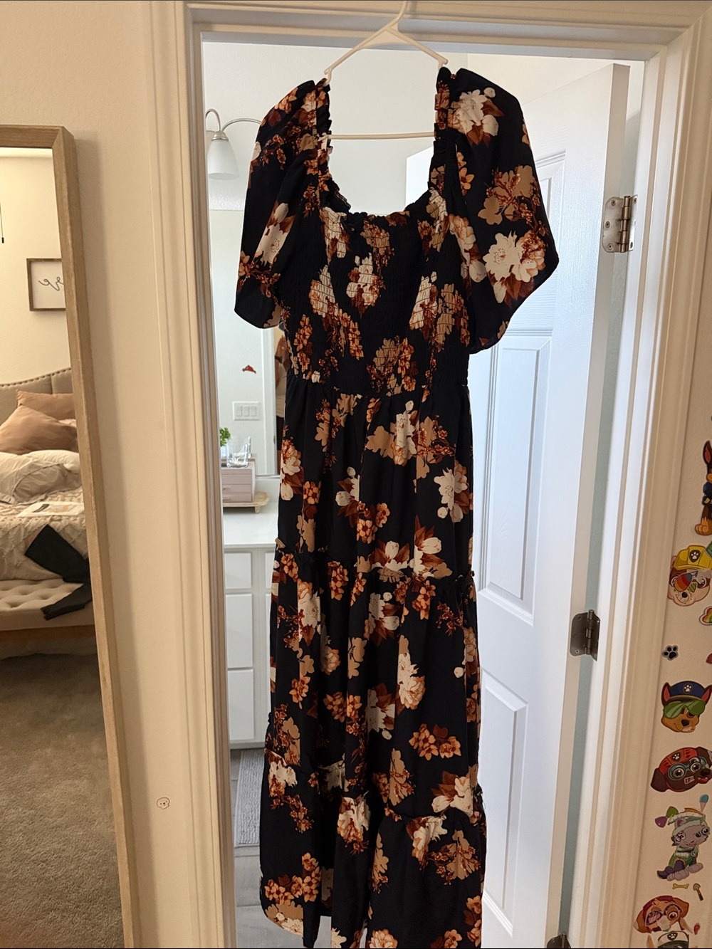 Women’s Black Floral Puff-Sleeve Maxi Dress